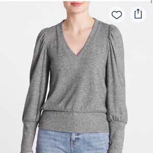 BREA CANYON
Linzia Puff Sleeve V Neck
Knit Top